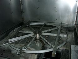 Опора под корзину с направляющими рельсами в рабочей камере моечной машины Magido L190